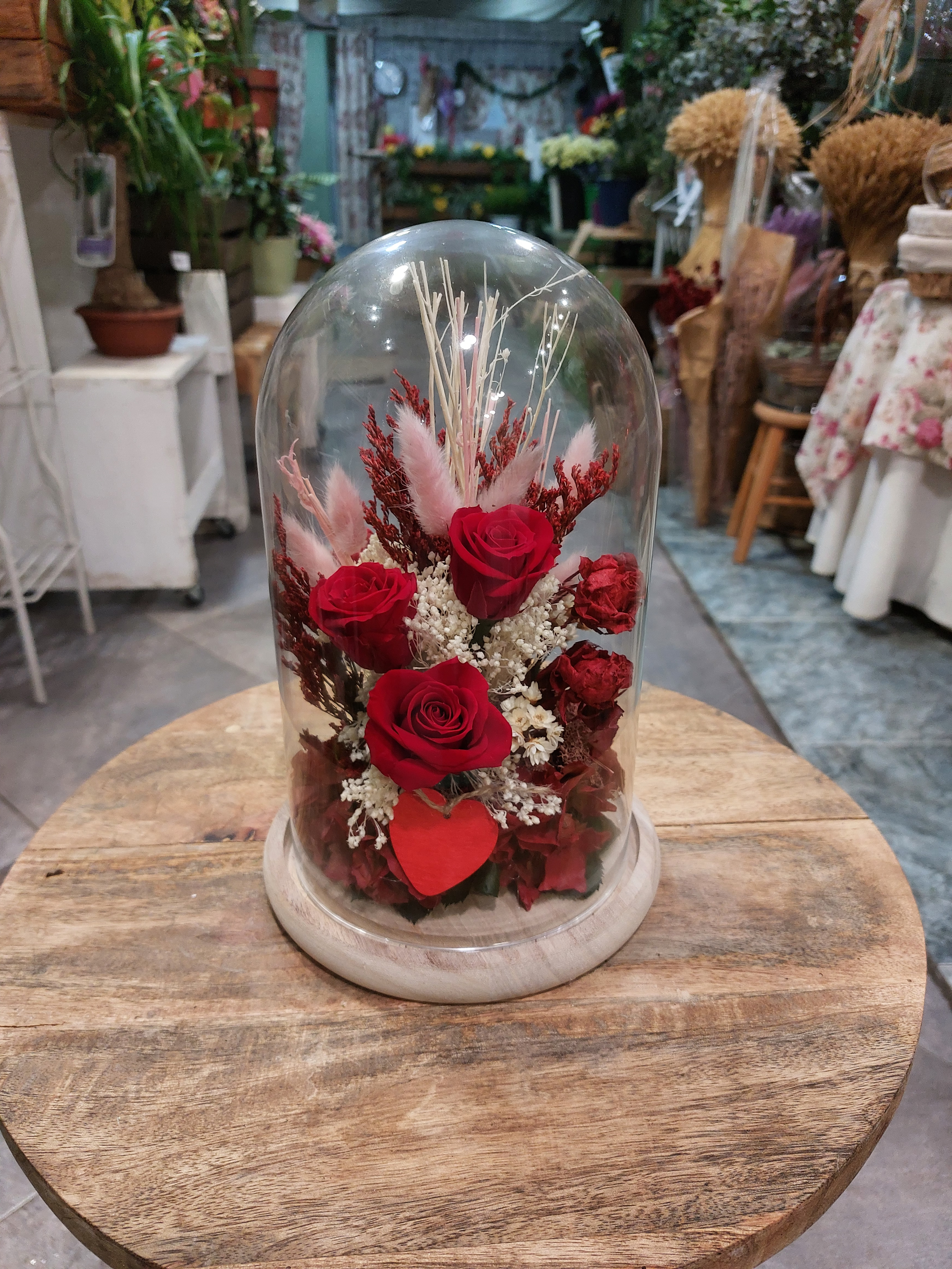 Cúpula de Rosas Preservadas con Corazón - Imagen 2