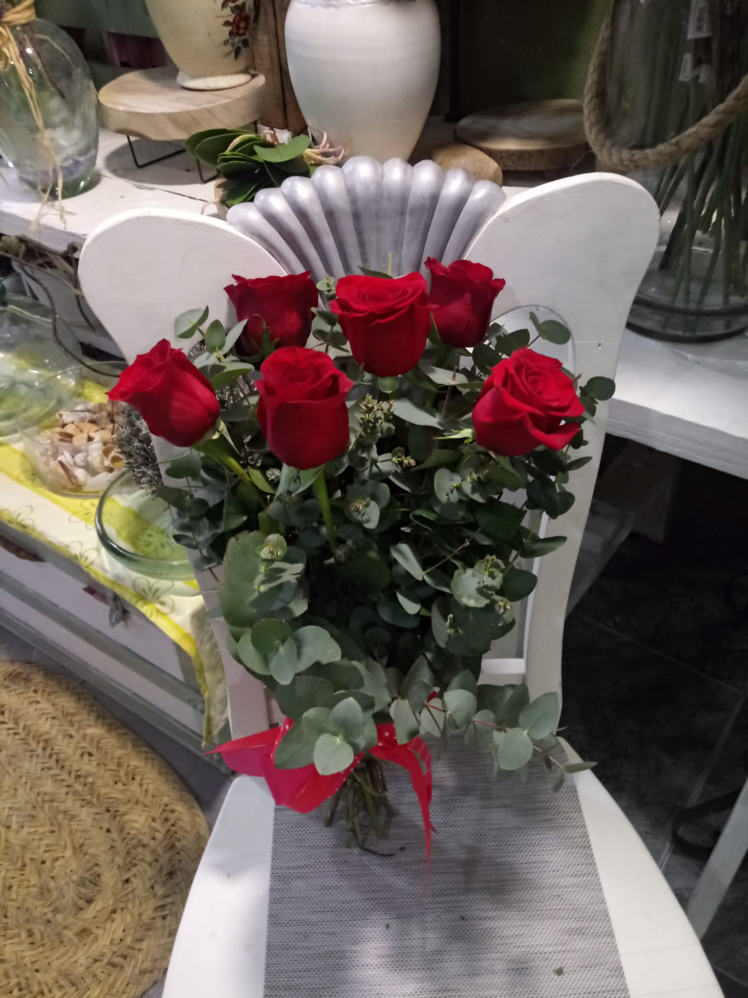 Ramo de 6 rosas "Esencia natural simple" - Imagen 2